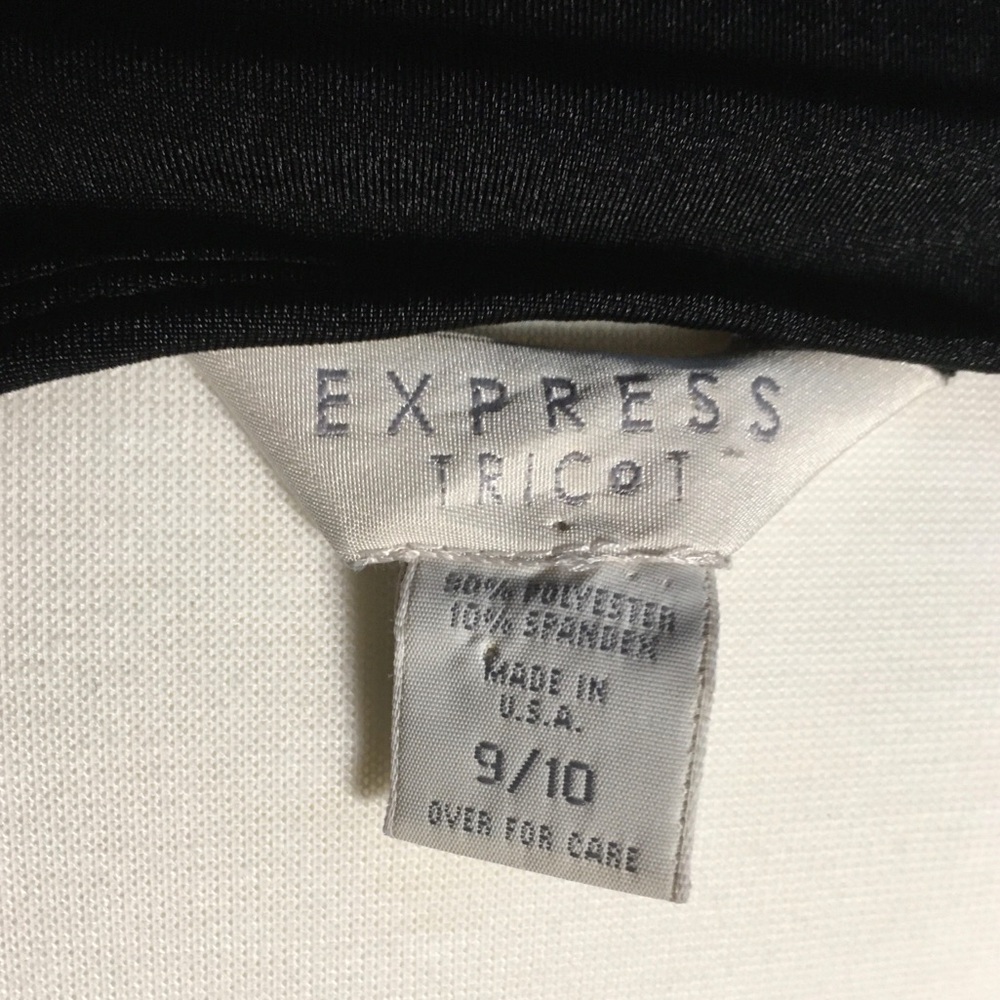 Express dress - Picture 3 of 3